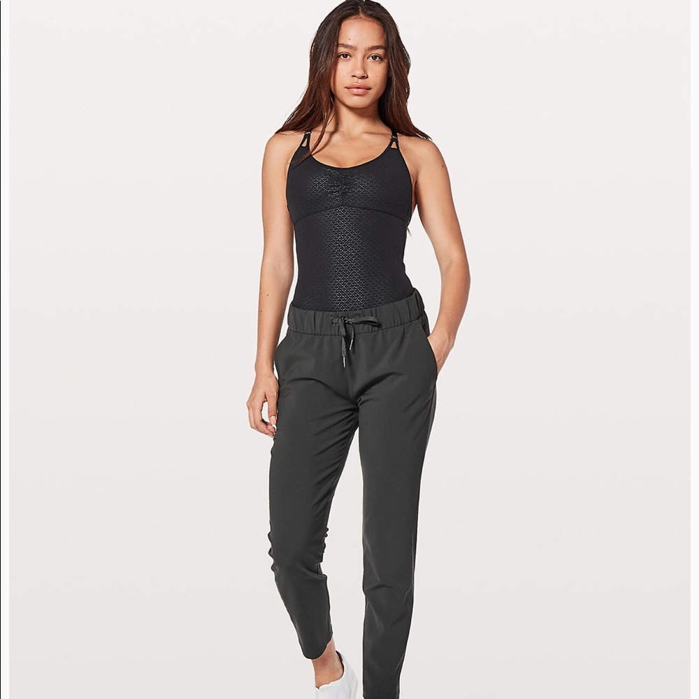 ♥️LULULEMON THE EASY BODYSUIT♥️